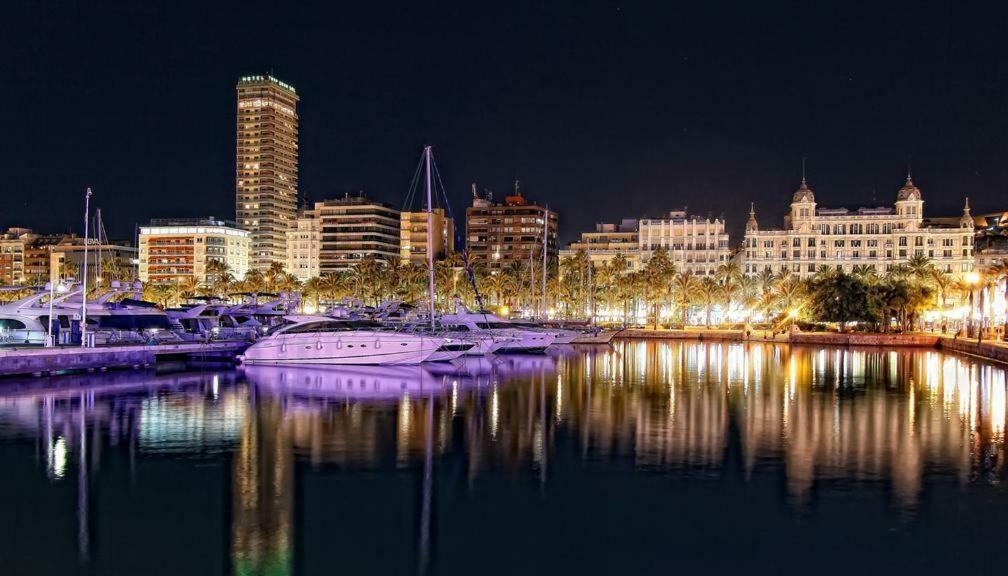1A Linea Playa San Juan. Vistas. Piscina. Bbq. Gym Lejlighed El Campello Eksteriør billede